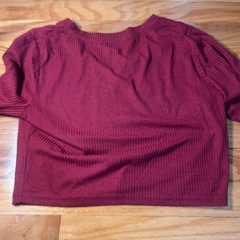 Red crop top - Picture 3 of 4